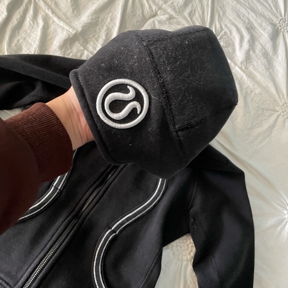 Black Vintage Lululemon Jacket - Picture 2 of 5